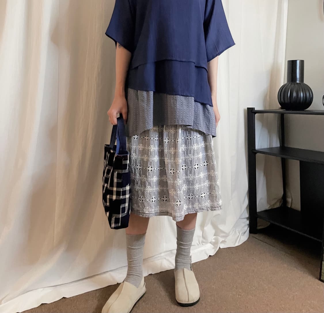 Punching Pattern Midi Skirt - Navy 상품이미지4
