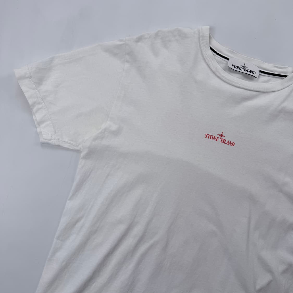 스톤아일랜드 백 스프레이 로고 반팔 티셔츠 상품이미지3
