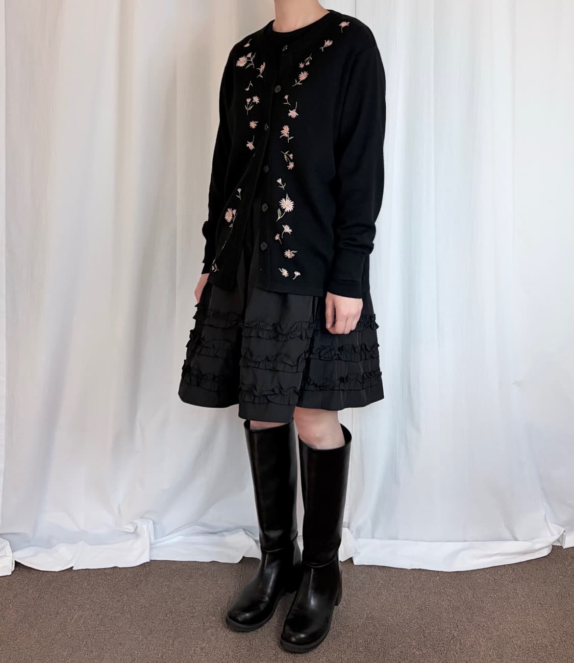 Floral Embroidery Knit Cardigan - Black 상품이미지3