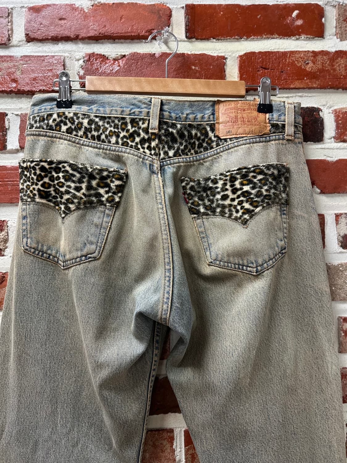 (32)리바이스 501 레오파드 데님 팬츠 상품이미지5