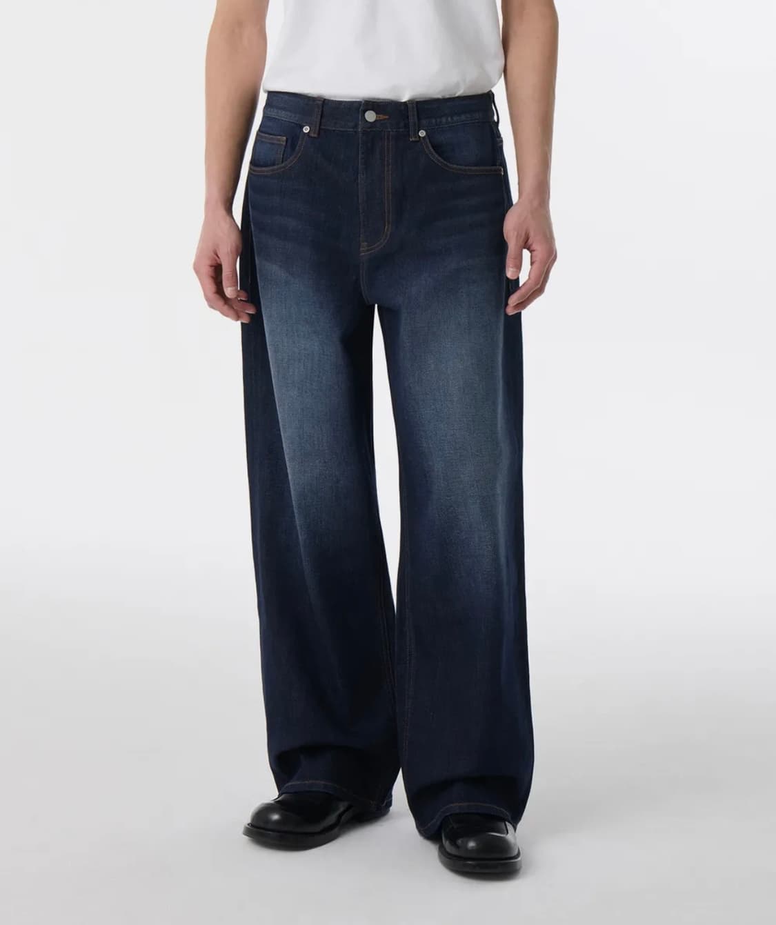 무신사스탠다드 빅 브러쉬 엑스트라 와이드 데님 팬츠 딥 인디고 상품이미지1