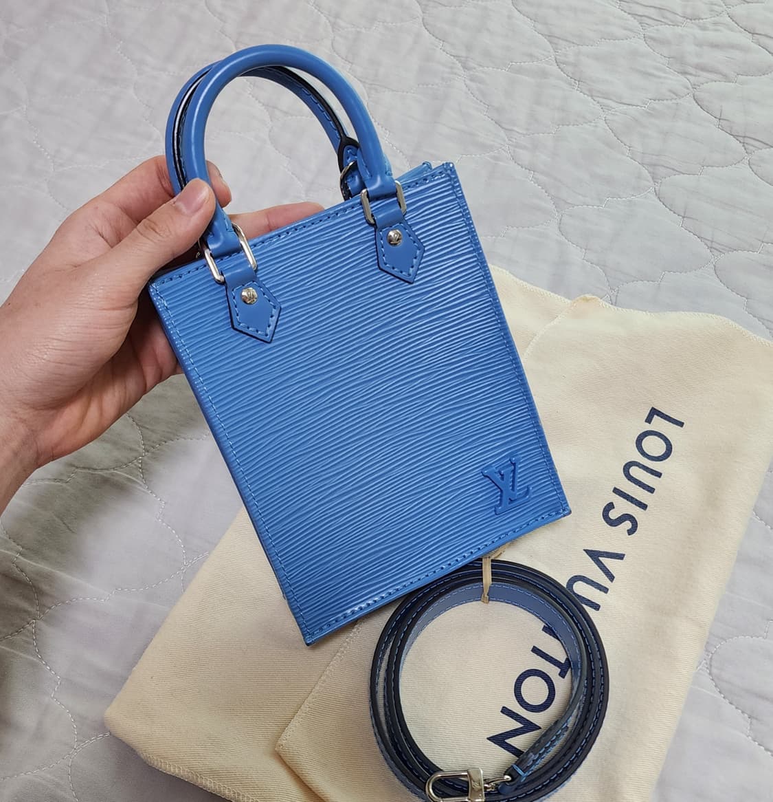 루이비통 에삐 쁘띠 삭플라 스카이 블루 스트랩포함 상품이미지1
