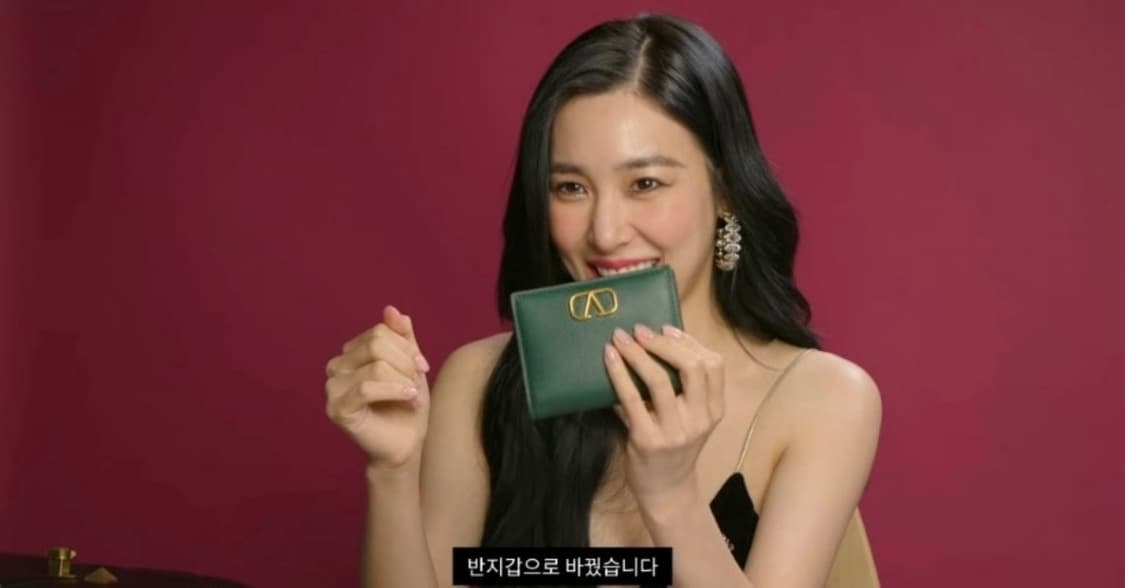 발렌티노 V로고 반지갑 / 상태 S급 상품이미지8