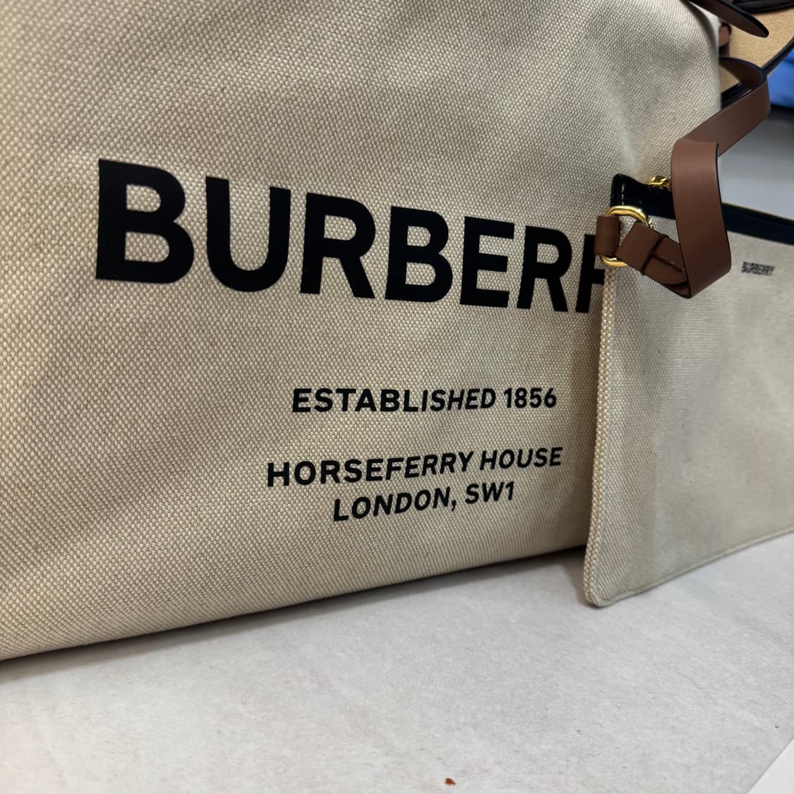 버버리 로고 쇼퍼백 상품이미지2