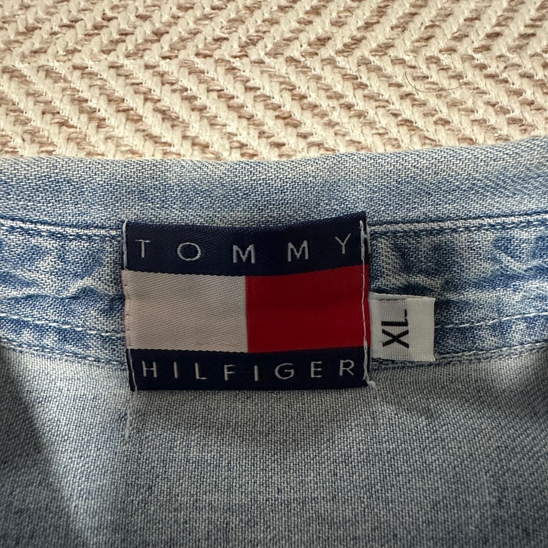 TOMMY HILFIGER 90's denim shirt 상품이미지4