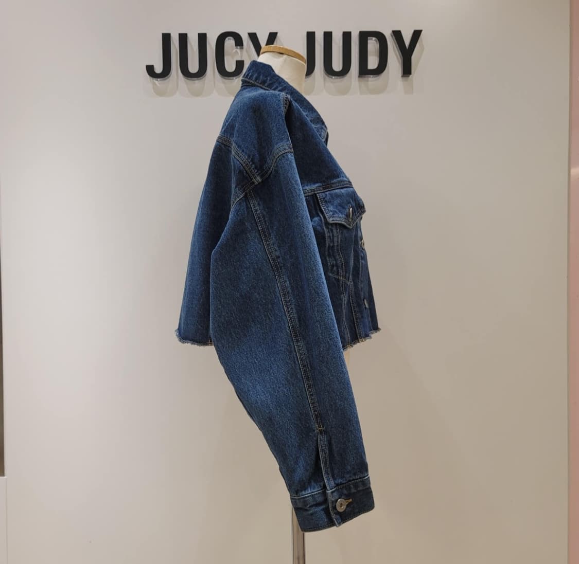 (새상품)쥬시쥬디 크롭 데님자켓 55~66사이즈 상품이미지3