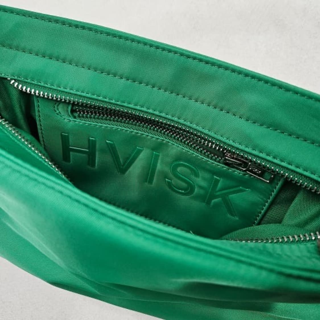 (새상품)비스크 비건 스케이프 트윌 숄더백 상품이미지4