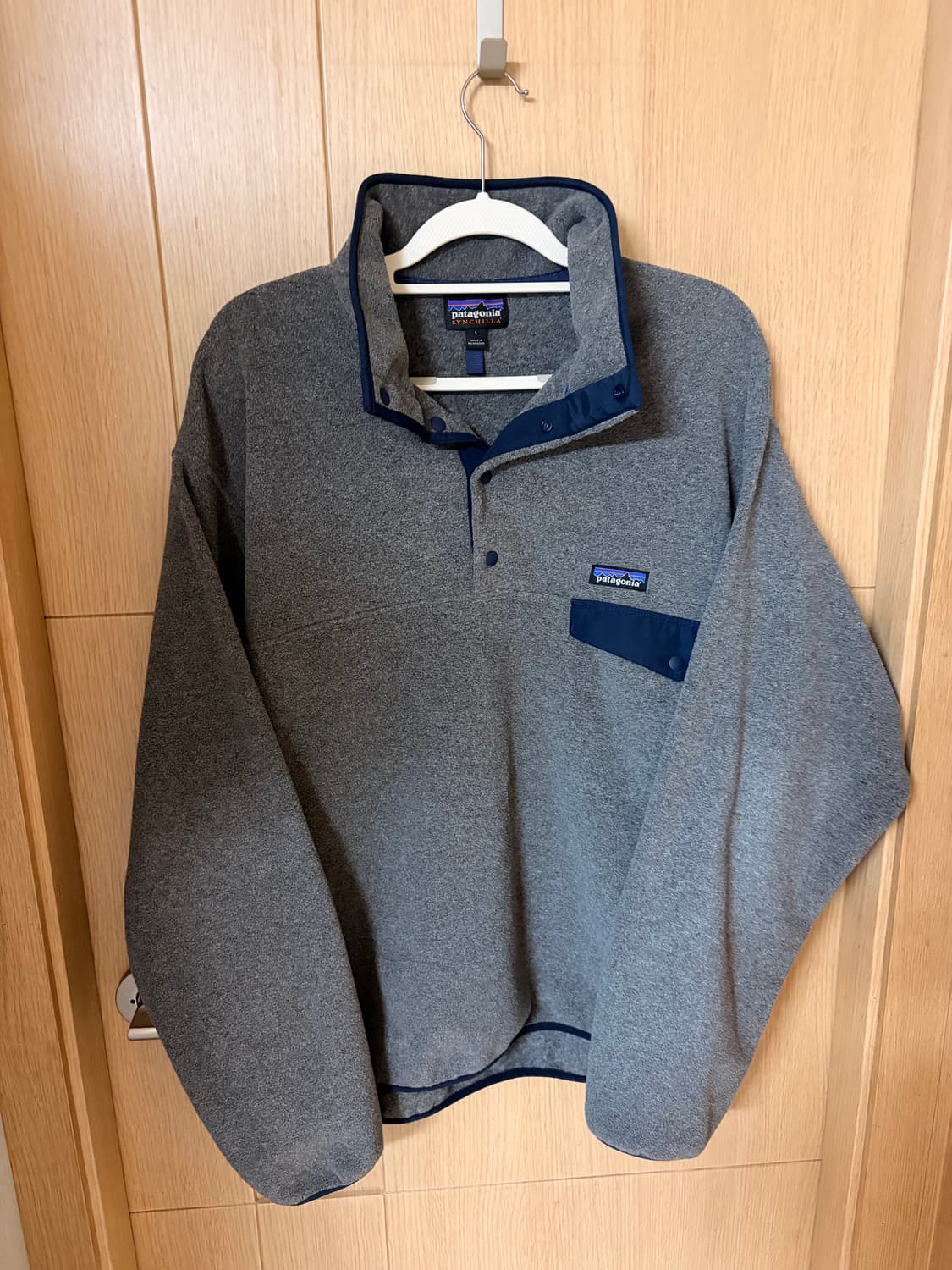 [L] 파타고니아 신칠라 그레이 스냅 티 상품이미지1
