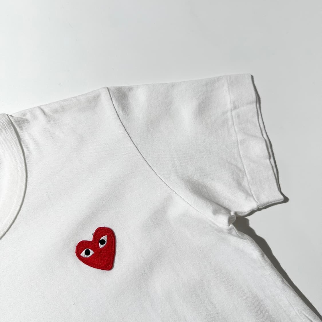 꼼데가르송 플레이 하트 와펜 이모지 반팔 티셔츠 상품이미지5