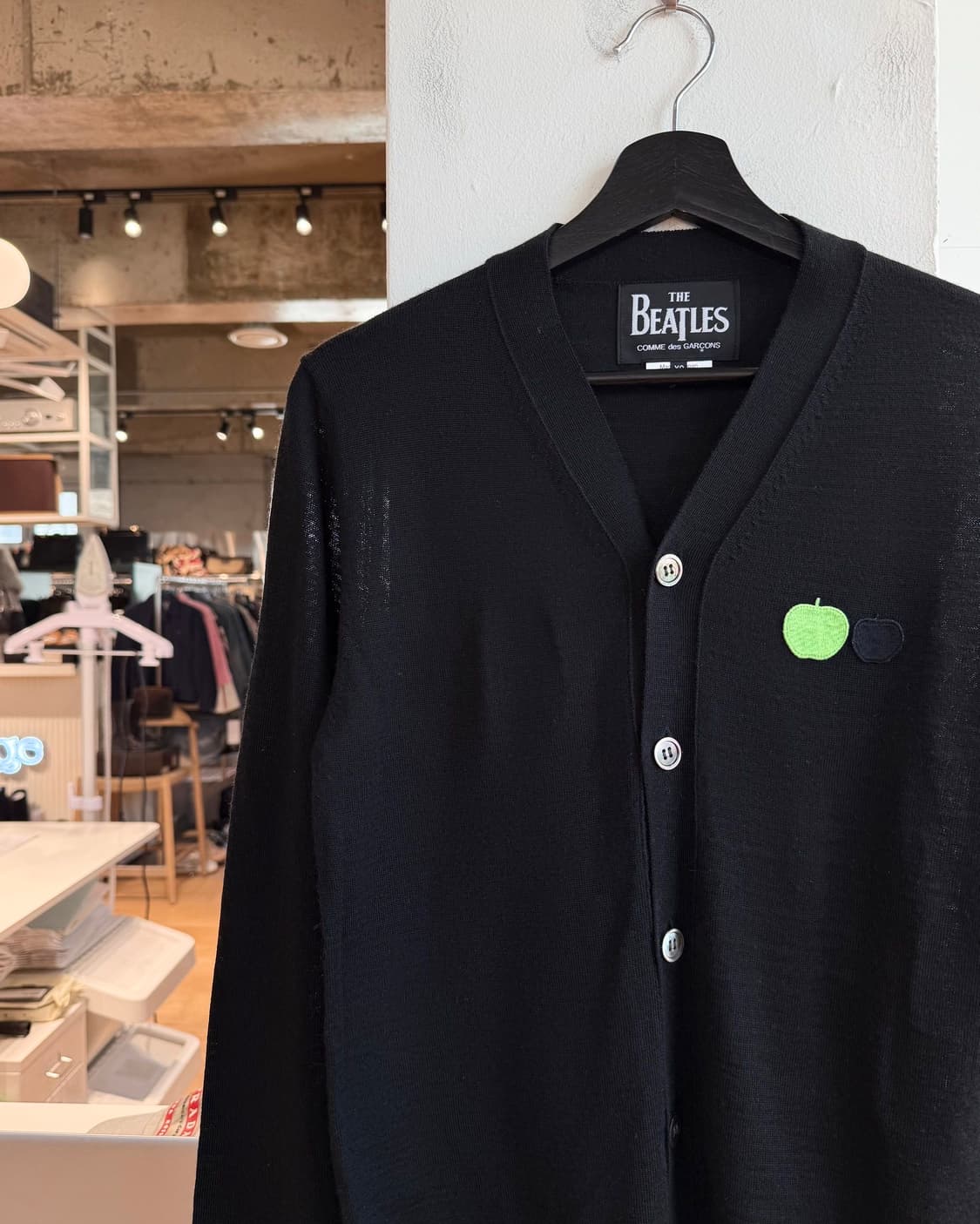 더 비틀즈 x 꼼데가르송 블랙 애플 가디건  상품이미지4
