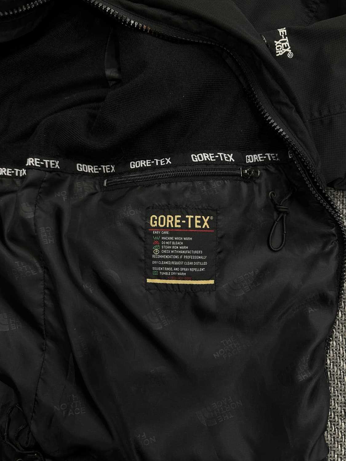 노스페이스 고어텍스 바람막이 블랙 상품이미지5