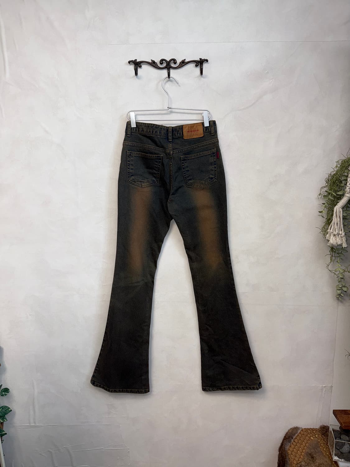 Brown denim oriental embroidered 부츠컷팬츠 상품이미지4
