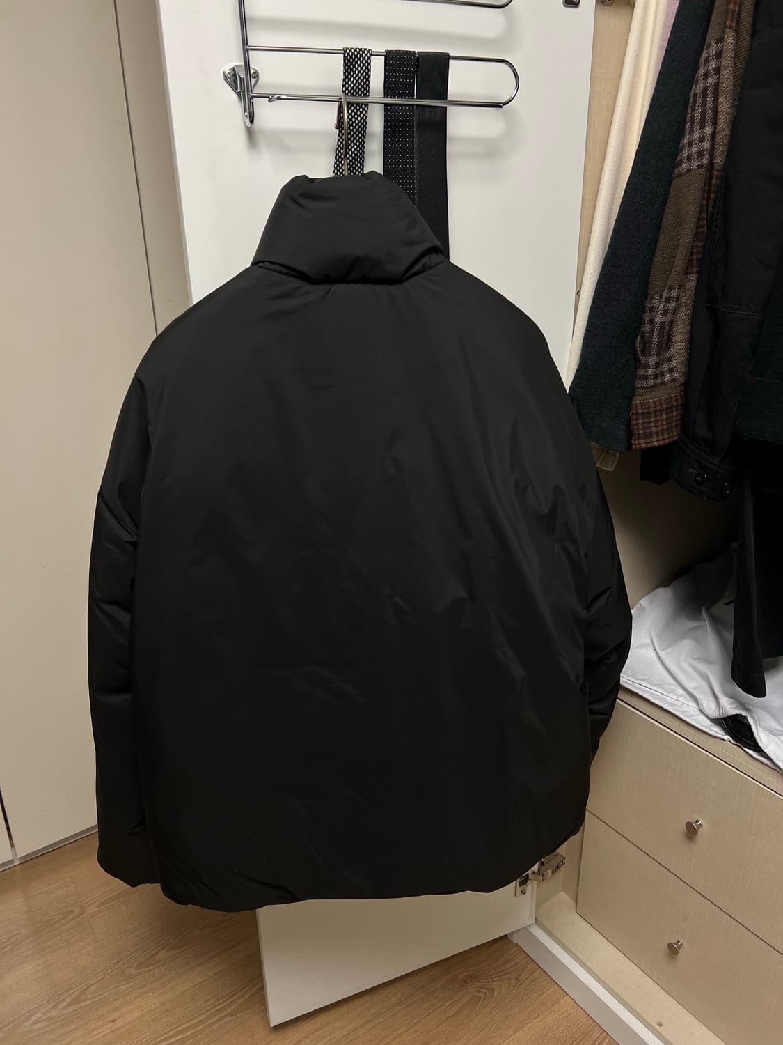 스튜디오 니콜슨 다운자켓 상품이미지2