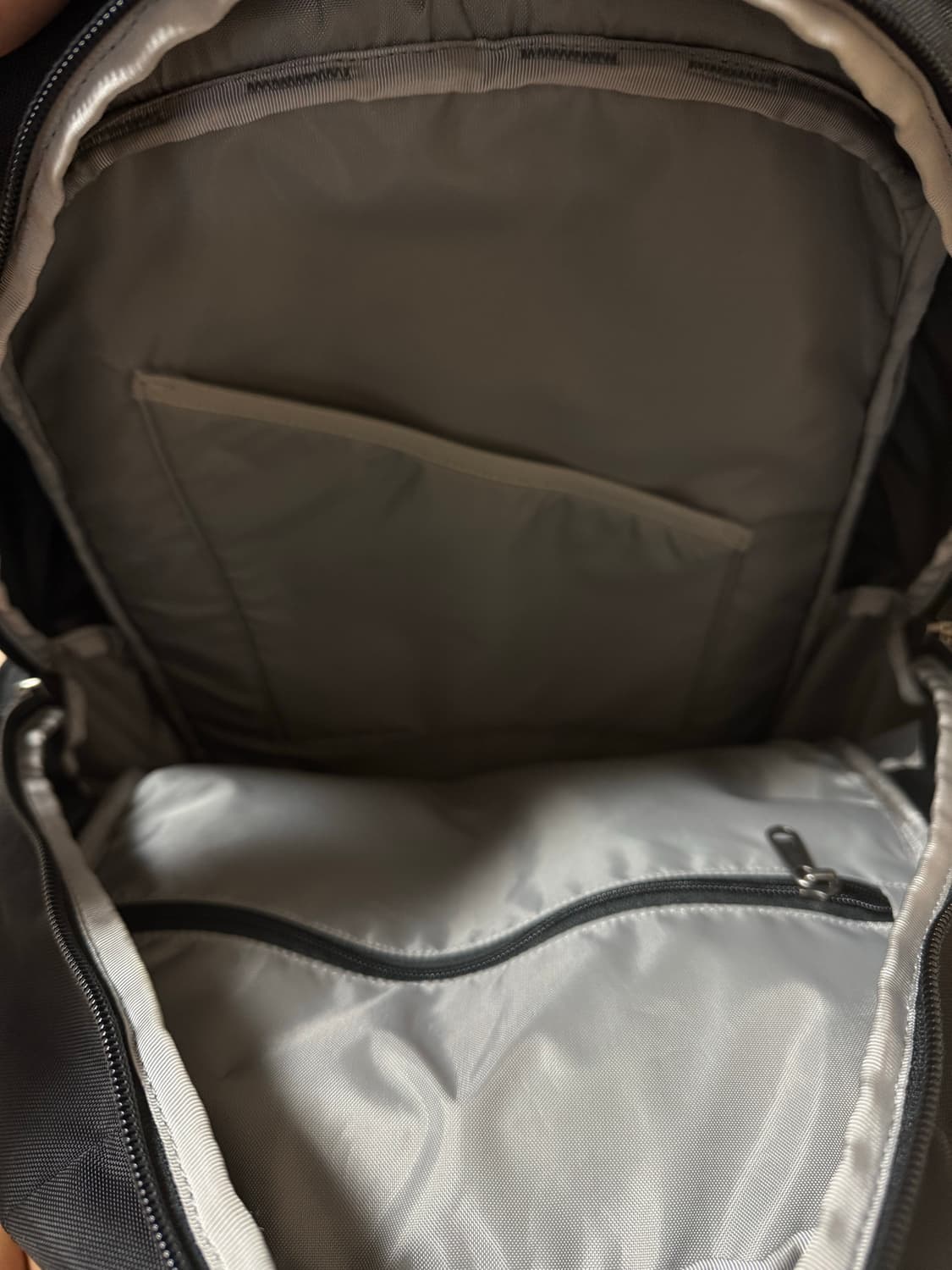 파타고니아 팍사트32L 백팩 블랙 상품이미지3