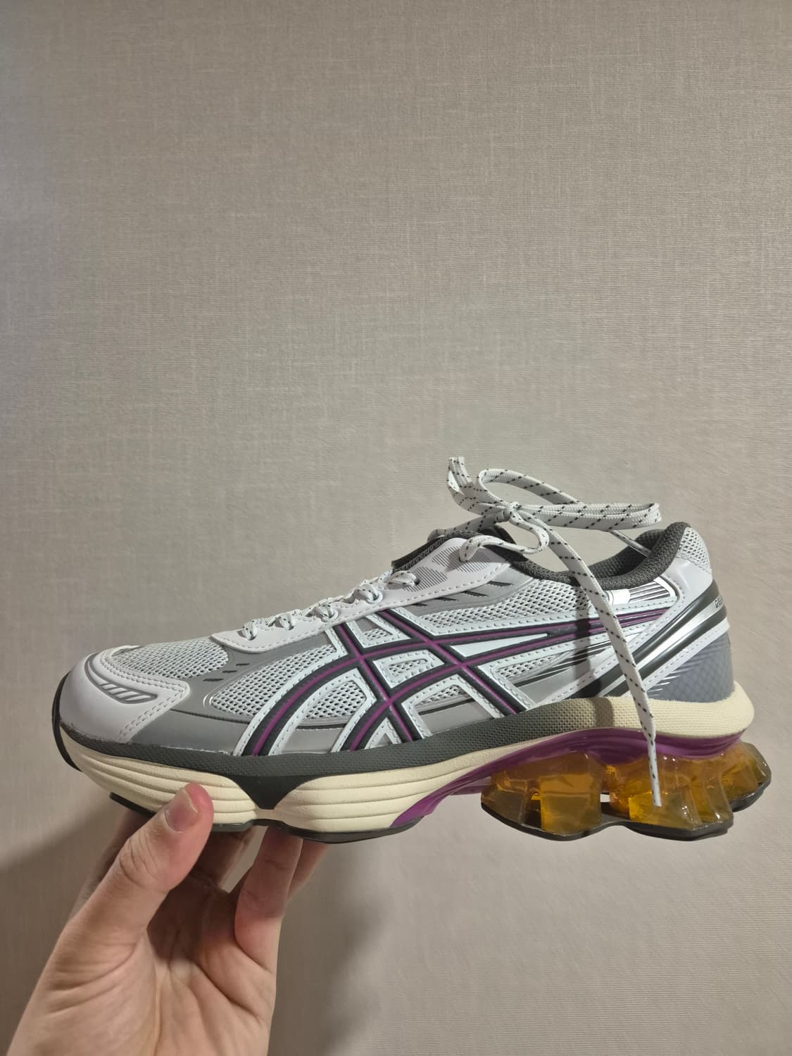 [새상품/250] 아식스 젤 키네틱 플루언트 화이트 트러플 그레이 상품이미지1