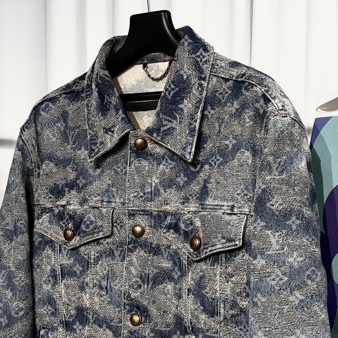 [새상품/105] 25FW루이비통 테피스트리 모노그램 데님 트러커 자켓 상품이미지5