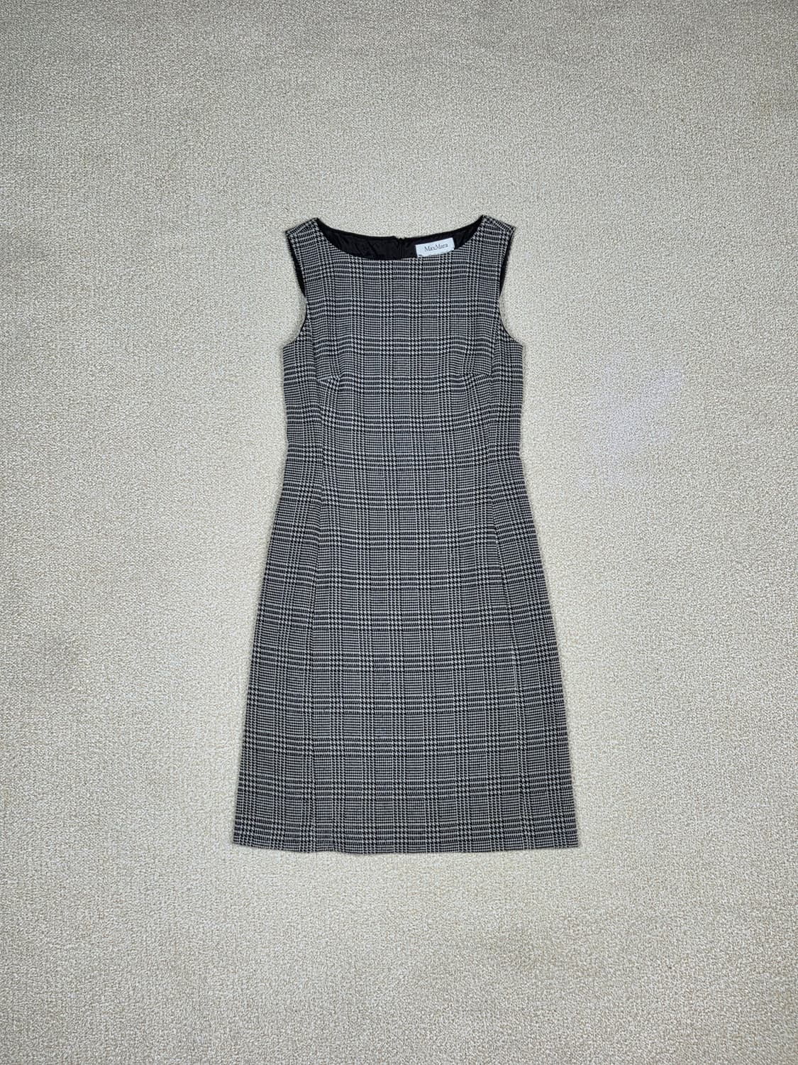 [막스마라] 메인라인 울 코튼 체크 슬리브리스 원피스 | S00034 상품이미지1