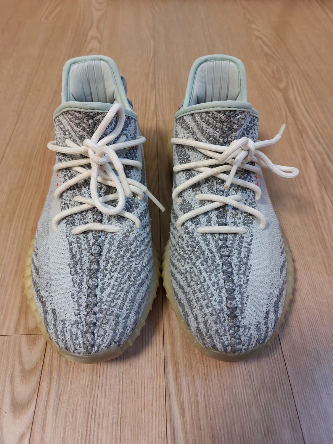 아디다스 이지 부스트 350 V2 블루 틴트 상품이미지2