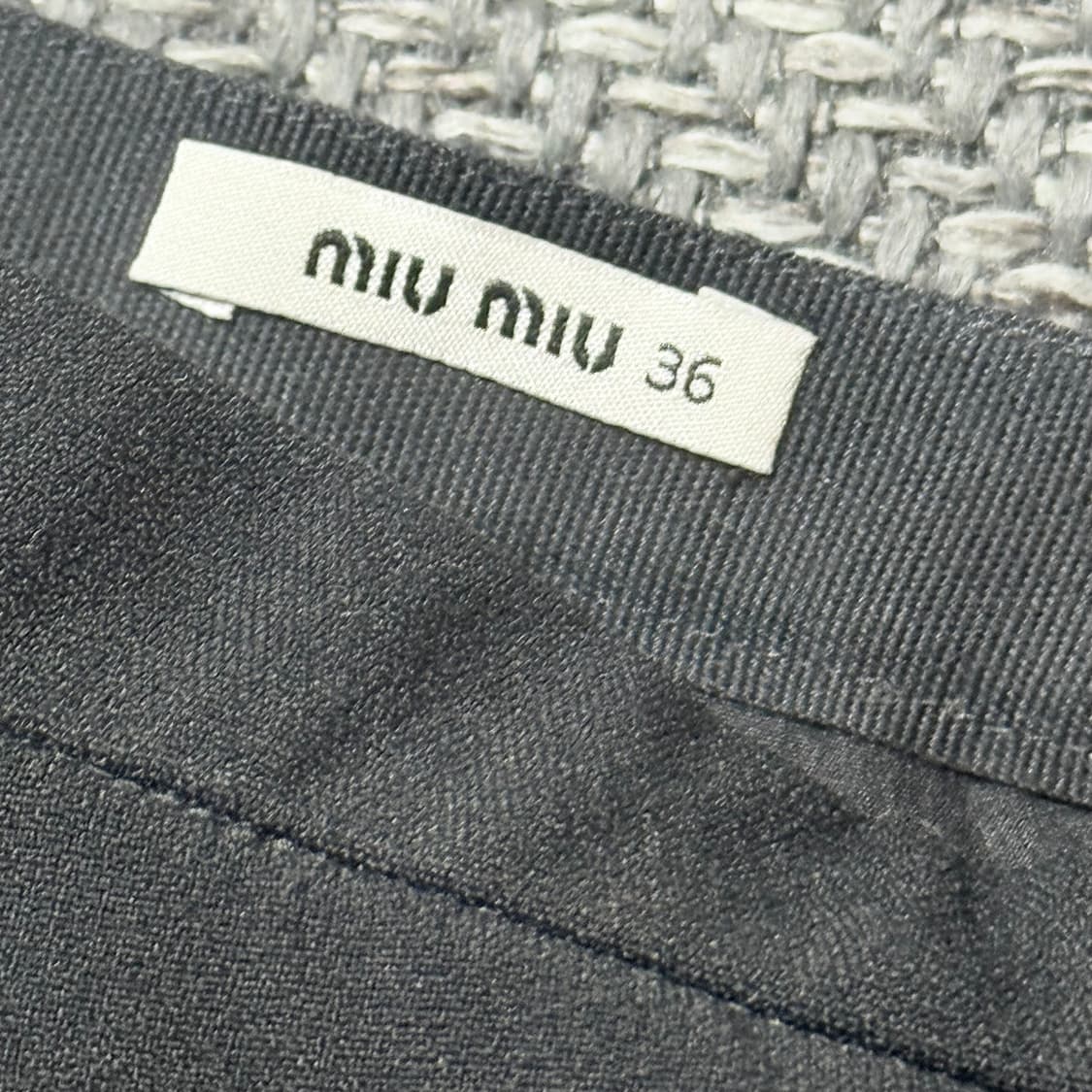 미우미우 miumiu 로우라이즈 블랙 스커트 36 상품이미지2