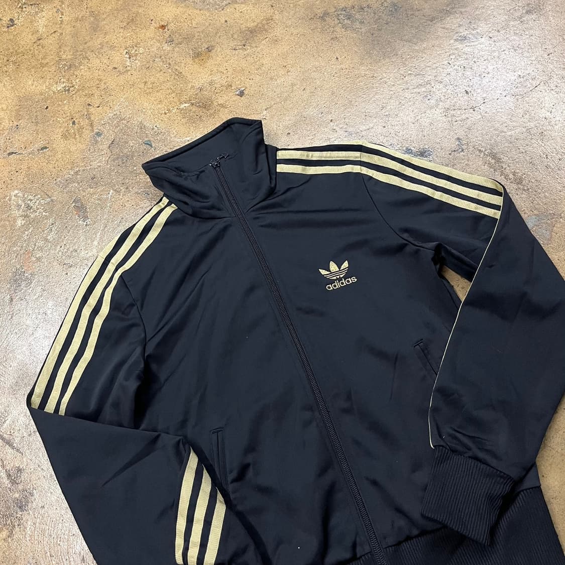 [정품/90] 아디다스 블랙 골드 삼선 트랙탑 검골 져지 b10 상품이미지1