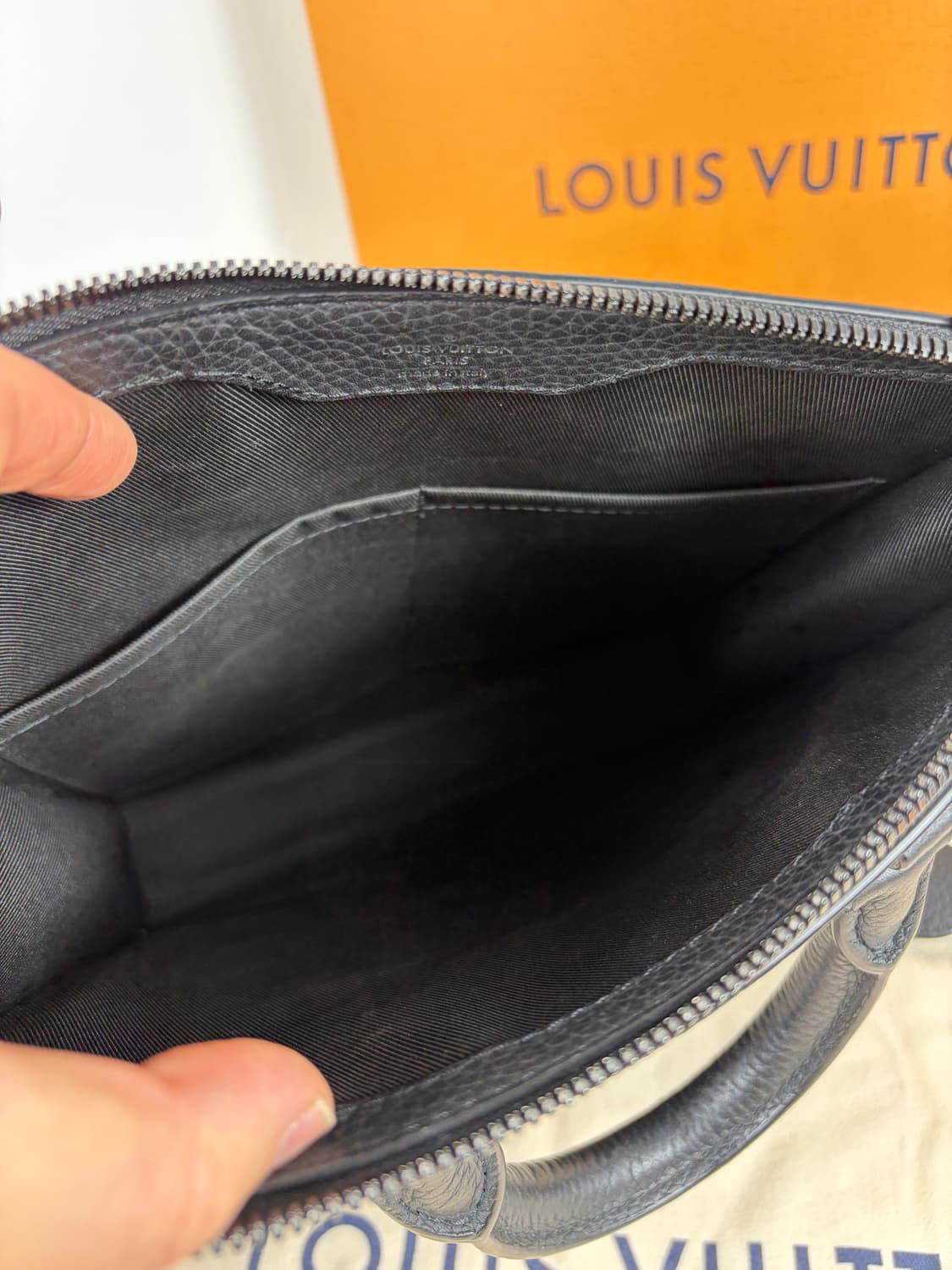 루이비통 M21884 토뤼옹 삭플라 토트백 크로스백 상품이미지6