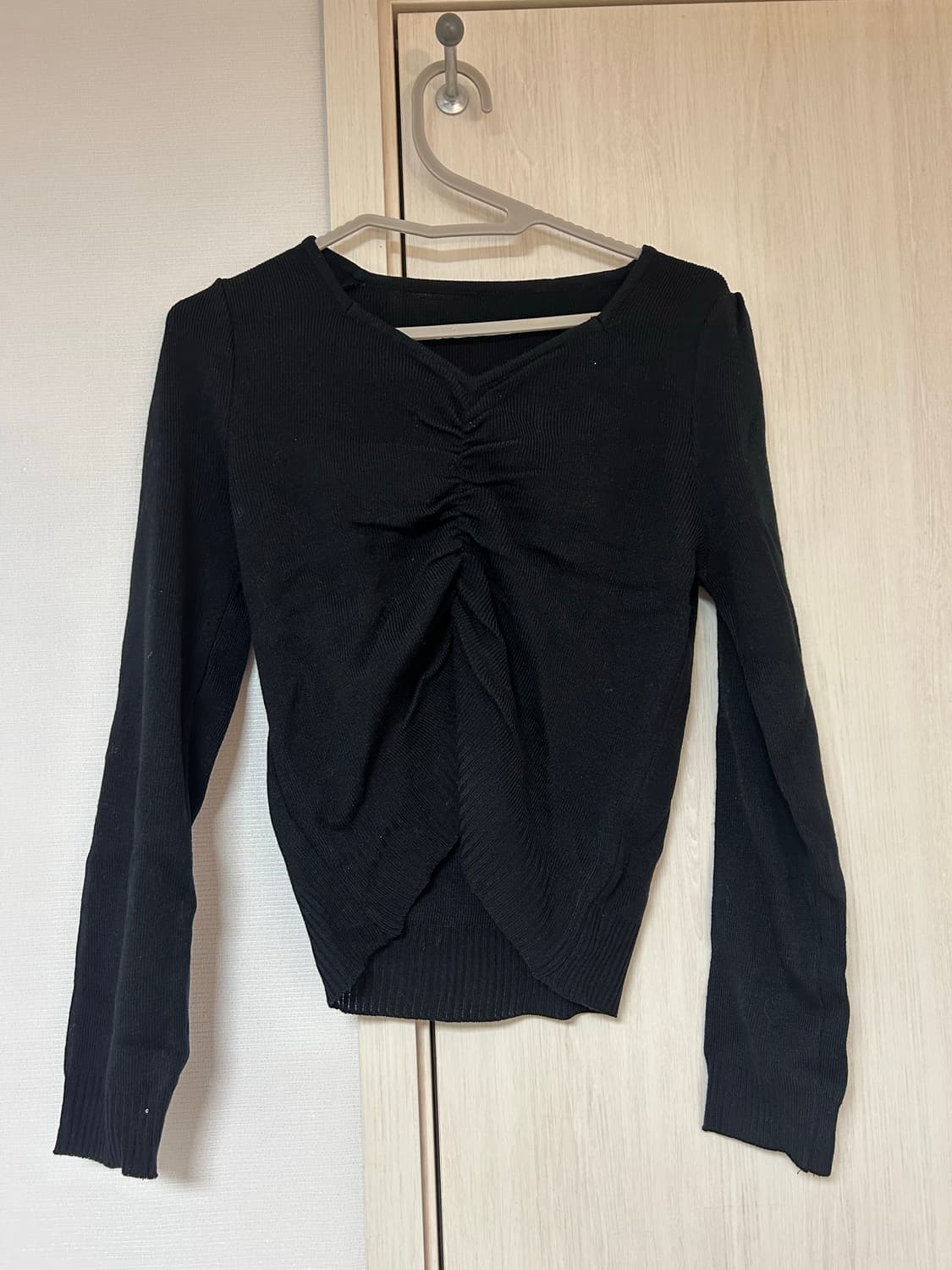 검정 셔링 니트 상품이미지1