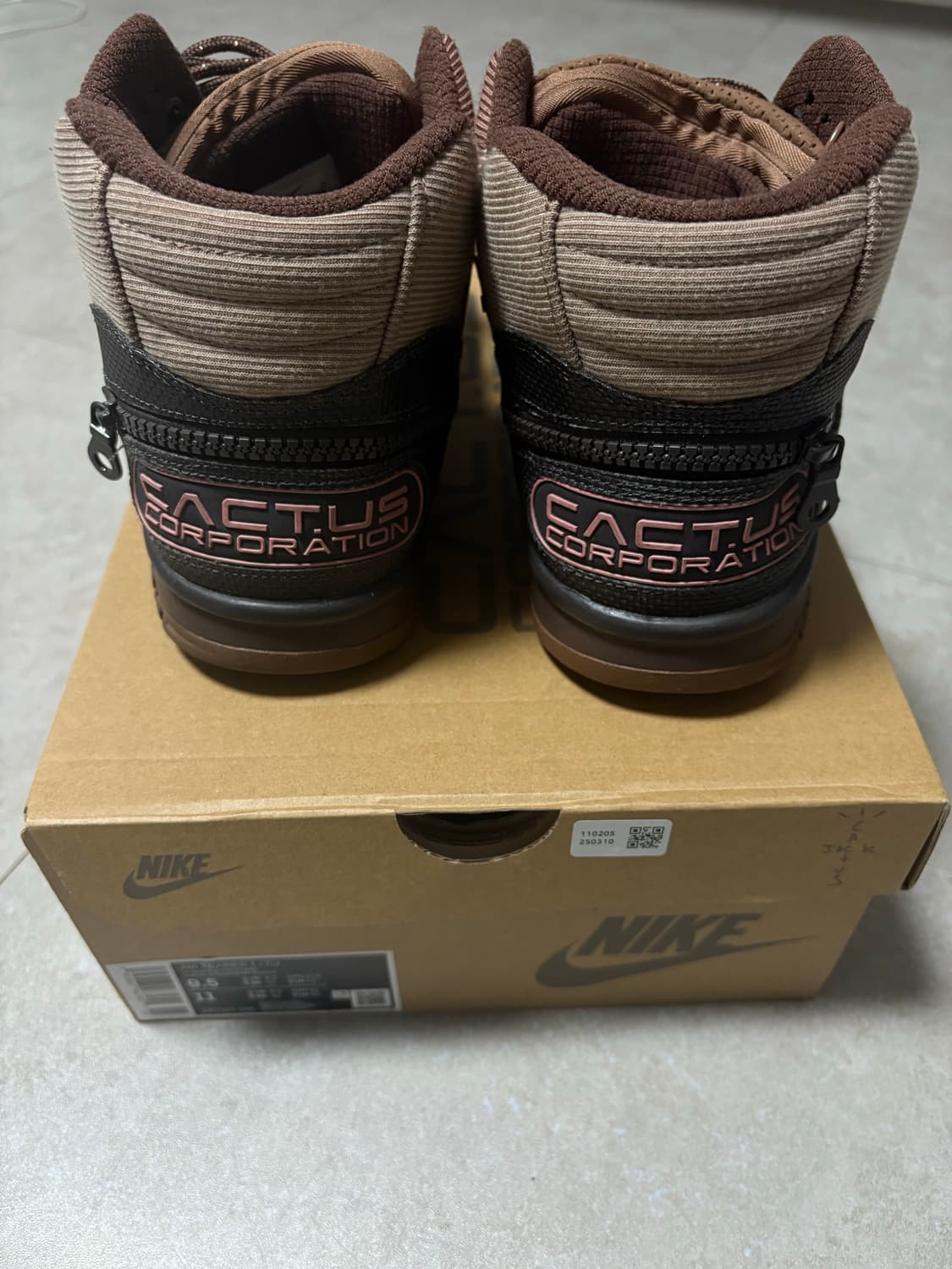 나이키 x 트래비스 스캇 에어 트레이너 1 아키오 브라운 앤 러스트 핑크 상품이미지5