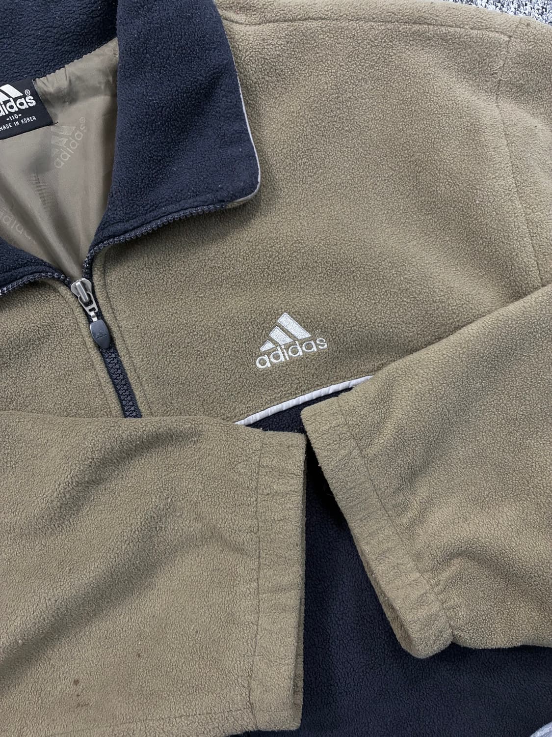 아디다스 카키 배색 플리스 자켓 110 상품이미지5