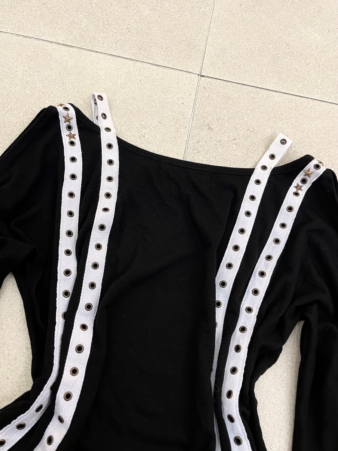 D.I.A 오프숄더 레터링 롱슬리브 상품이미지7