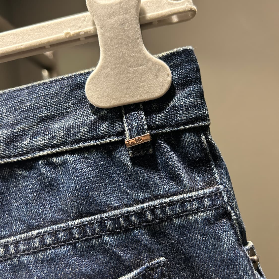 디올 컷아웃 데님팬츠 상품이미지6