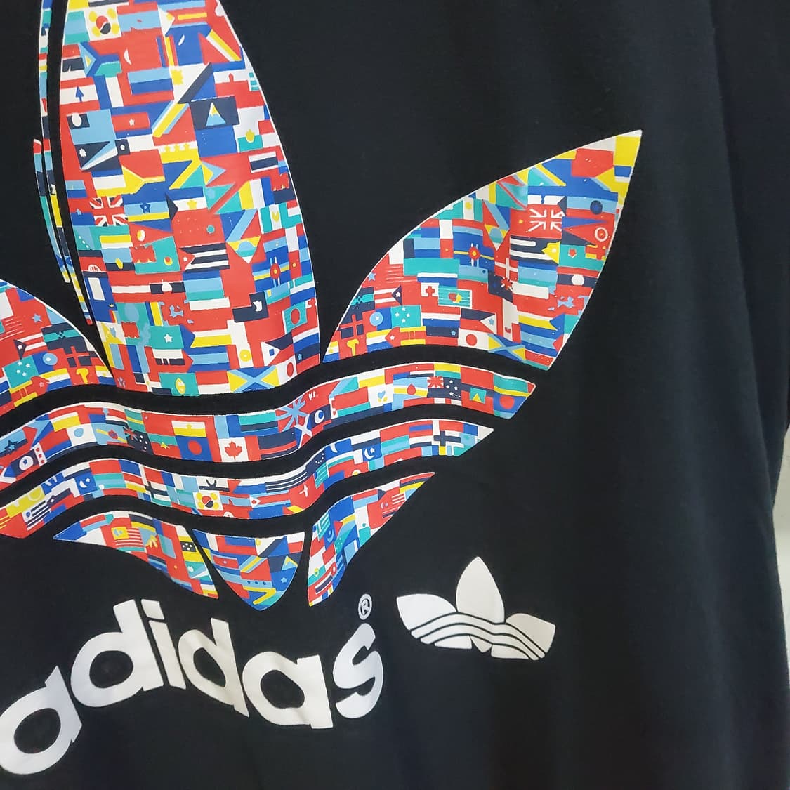 아디다스 국기 트레포일 반팔티 블랙  상품이미지3