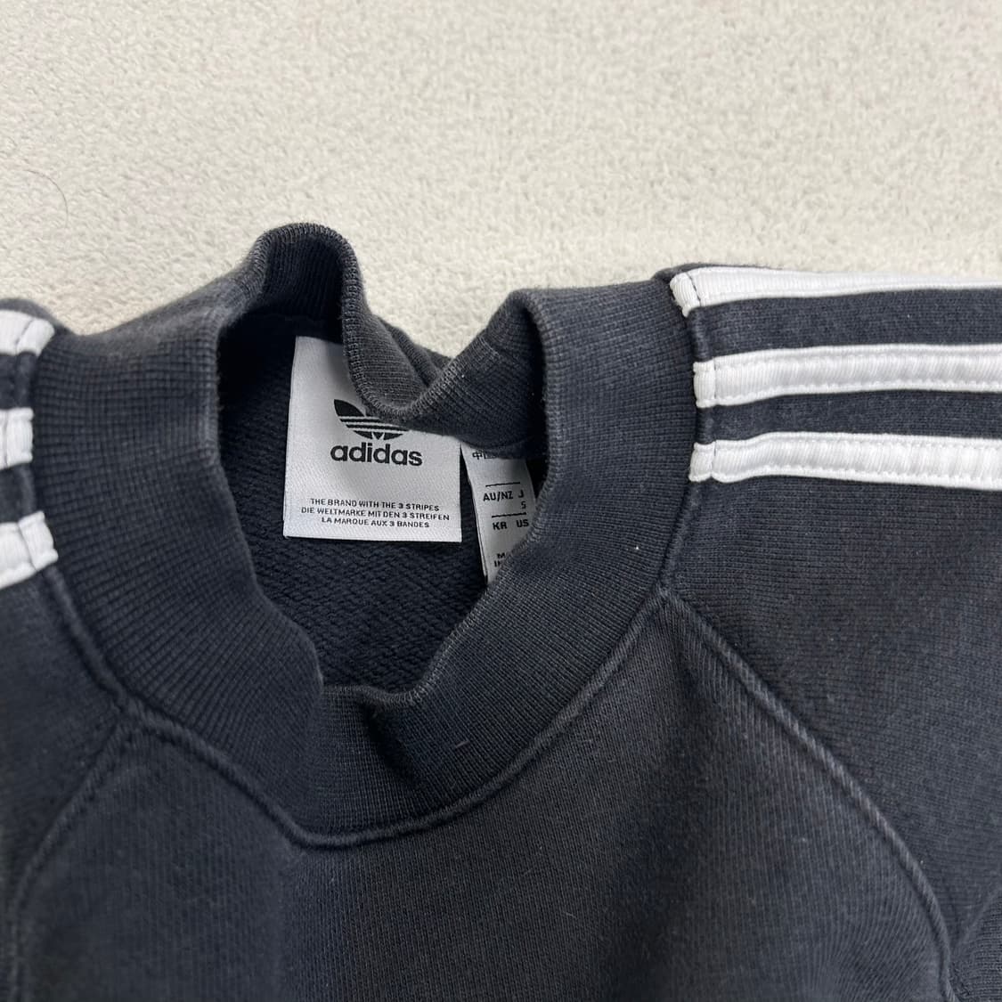 Adidas Black Center Logo Sweatshirt  상품이미지6