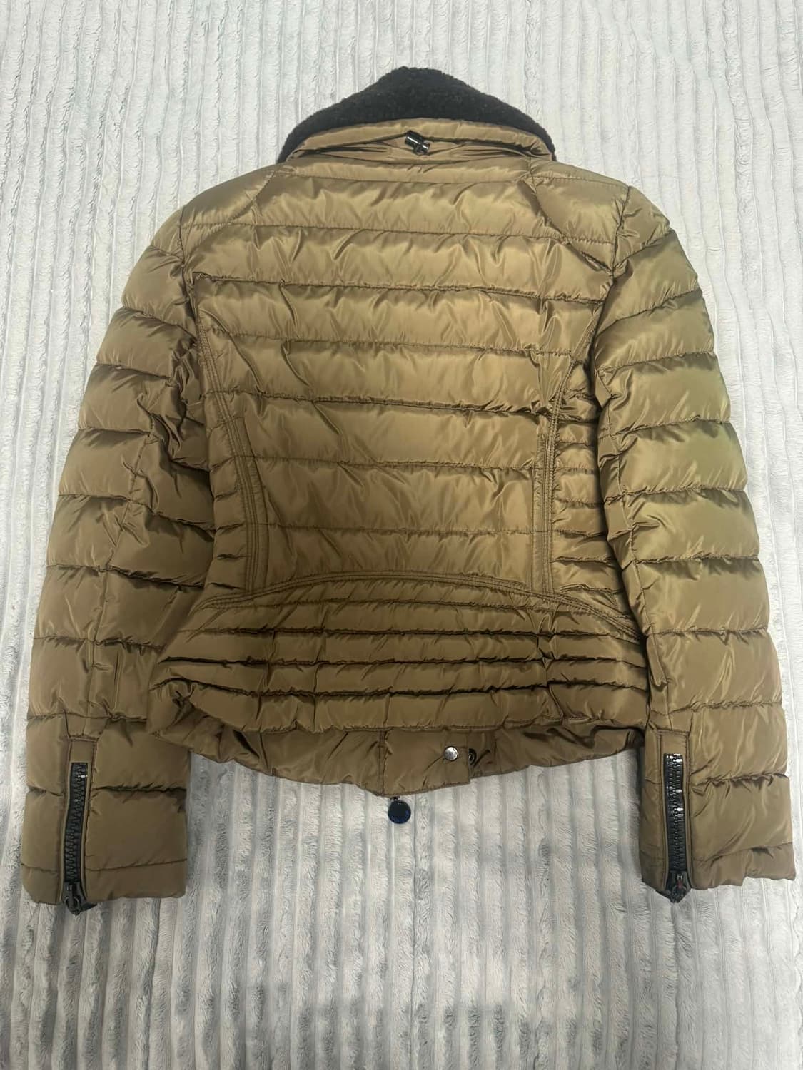 몽클레어 숏 다운 자켓 패딩 상품이미지2