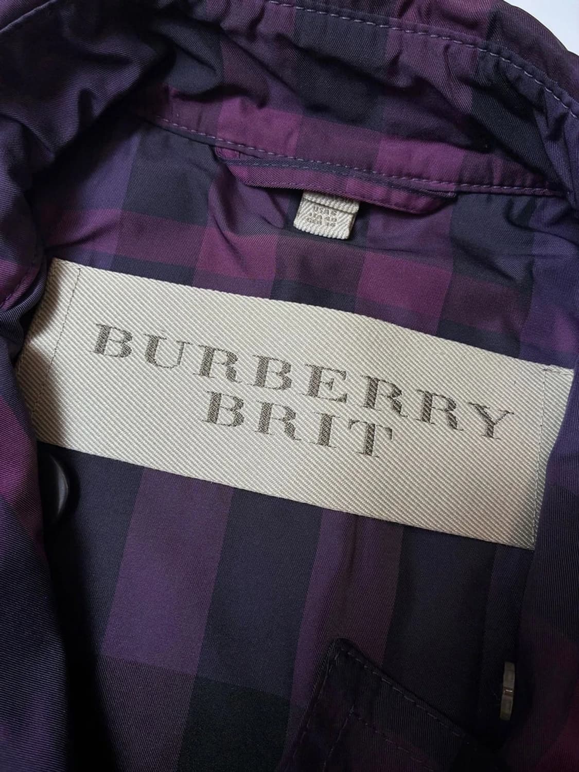 버버리 브릿 퍼티그 벨티드 트렌치 코트 PN8488 상품이미지7