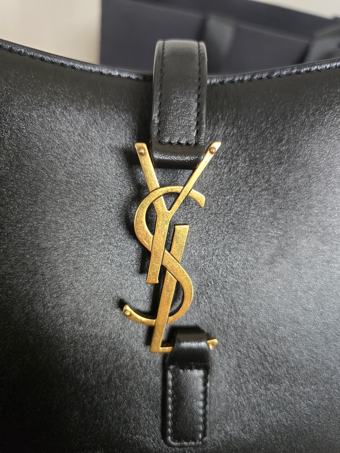 생로랑 르 5 7 호보백 로제 숄더백 상품이미지3