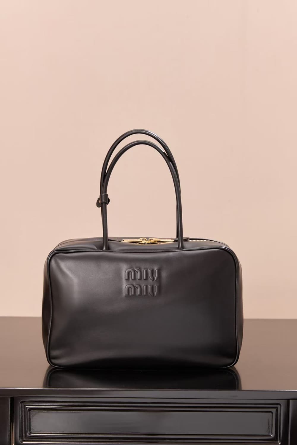 미우 미우 가죽 탑 핸들백1 상품이미지1
