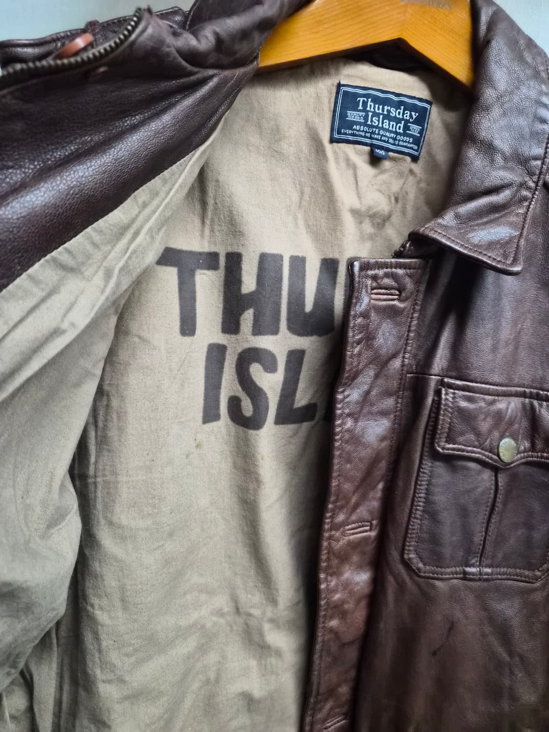 100) 써스데이 아일랜드 GOAT 스킨 레더 자켓 팝니다 상품이미지4