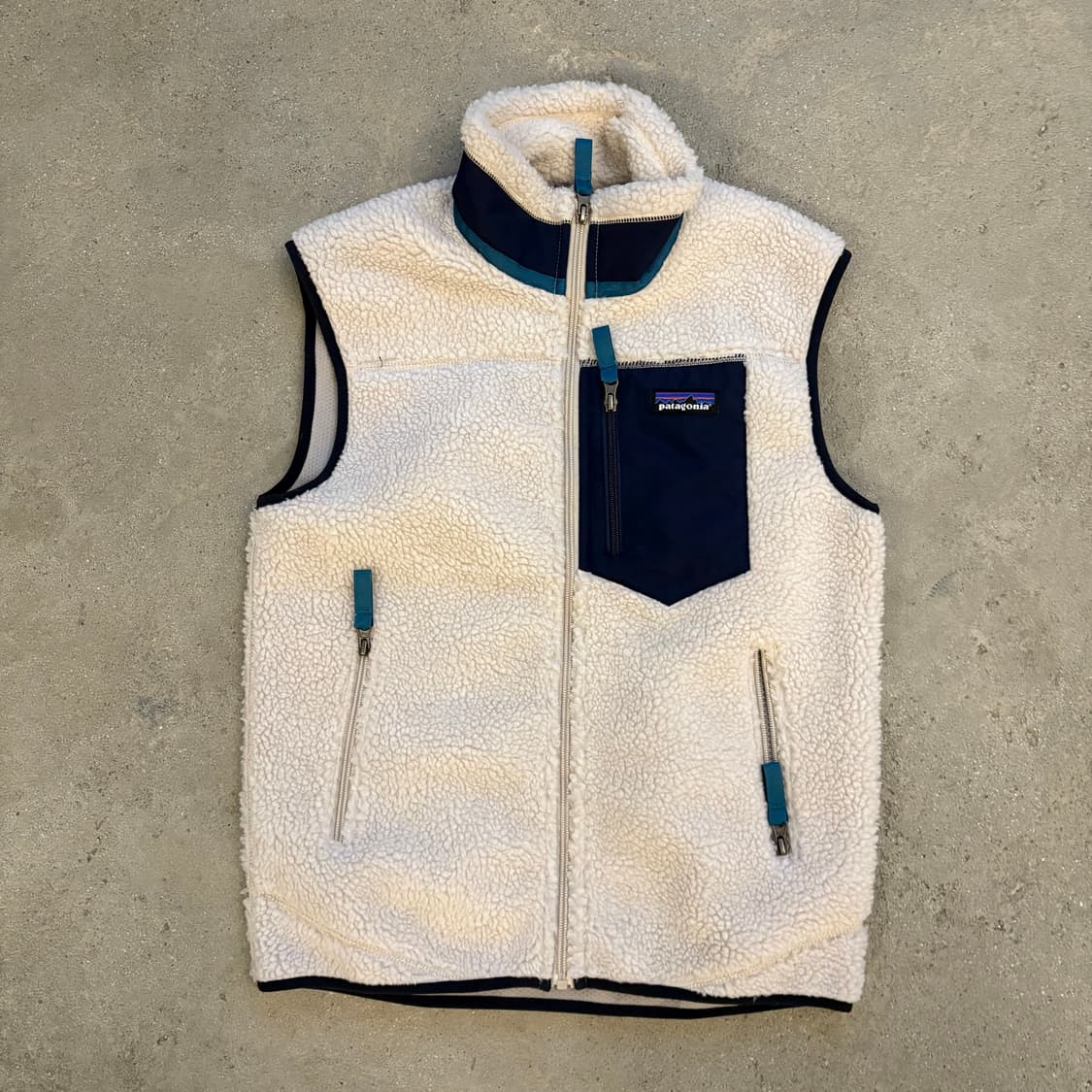 파타고니아 내츄럴/네이비 클래식 레트로 X 베스트 상품이미지1