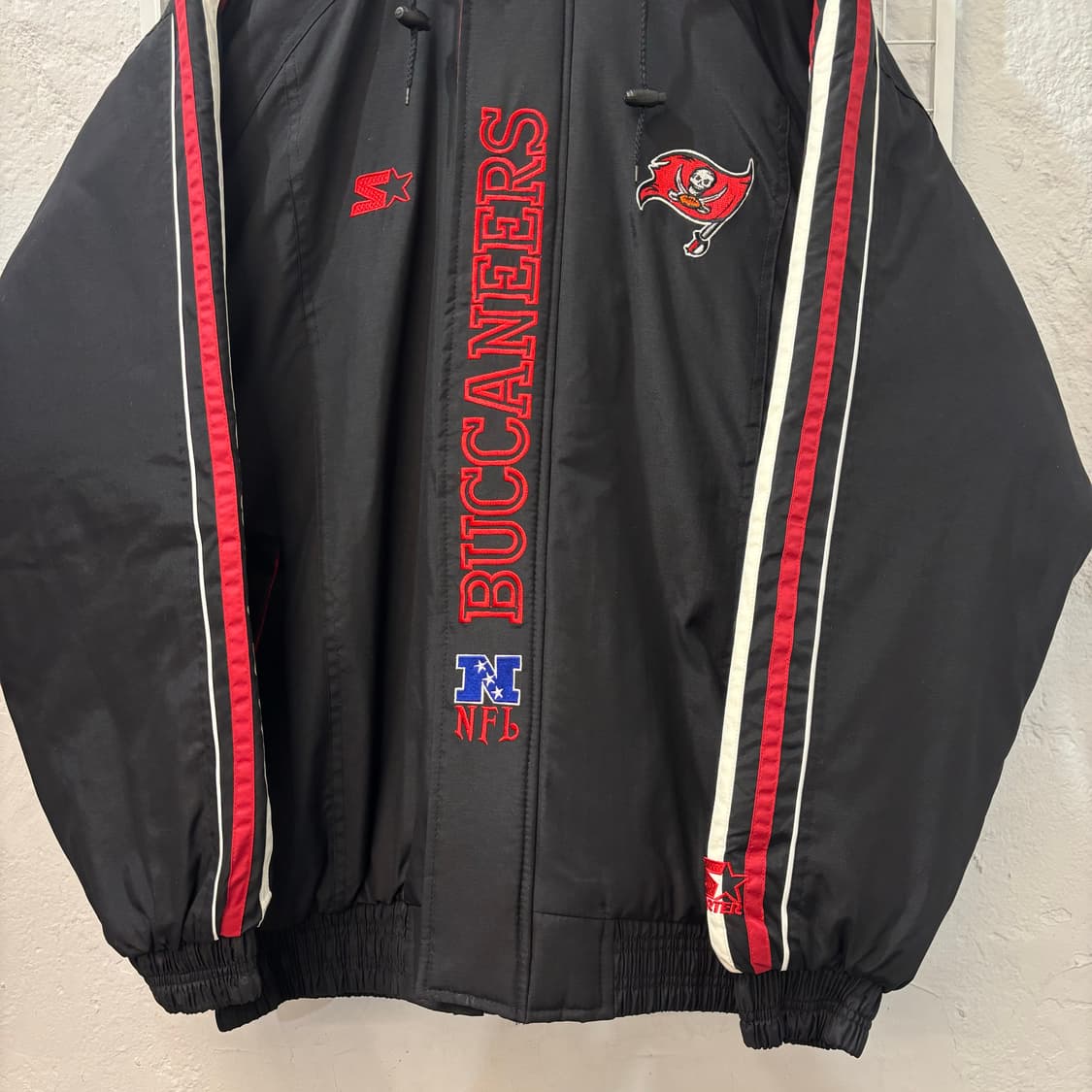 스타터 X NFL 90s 올드스쿨 탬파베이 버커니어스 패딩  상품이미지4