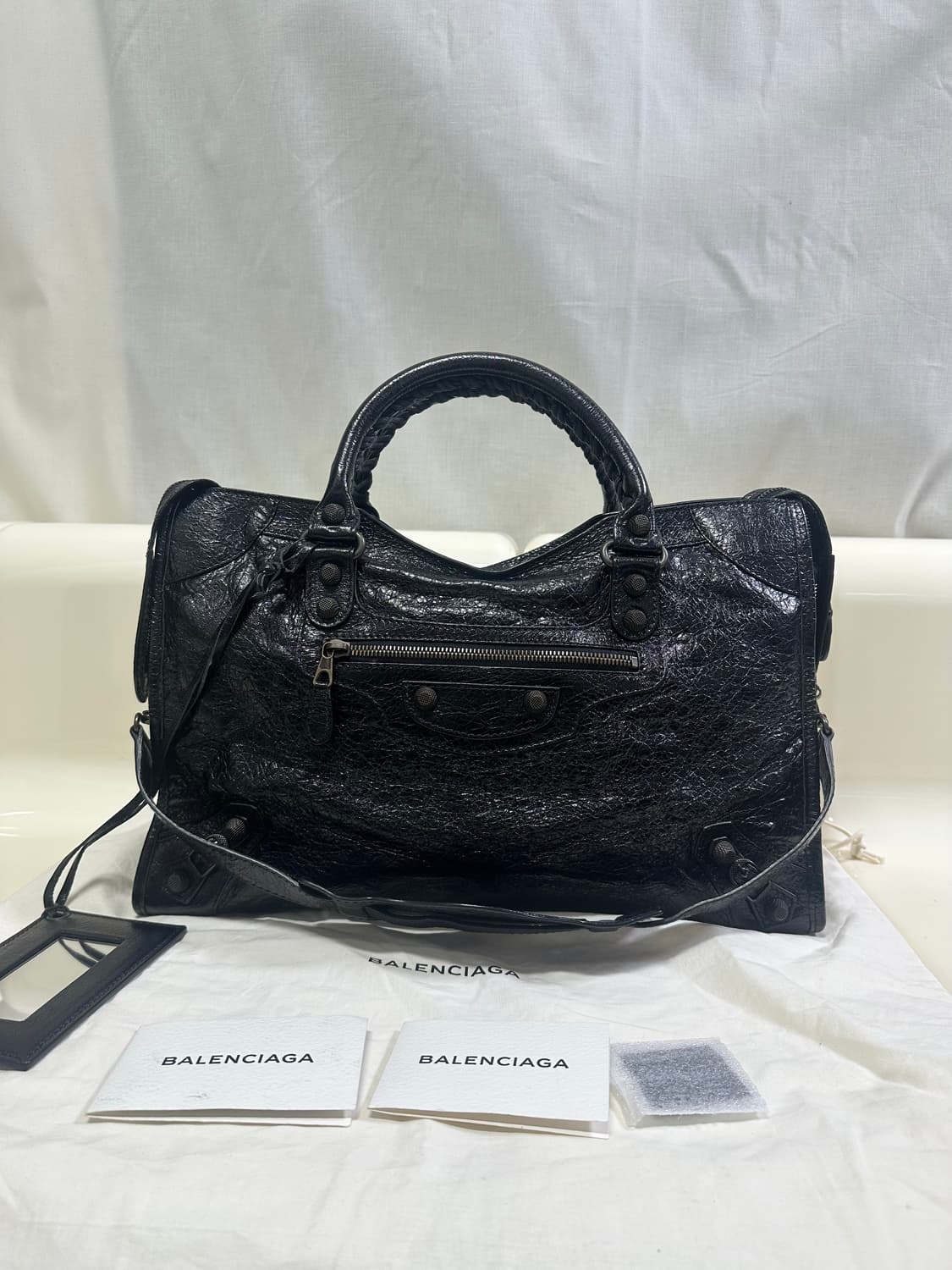 [SA 정품] 발렌시아가 시티 모터백 미디움 블랙 상품이미지1