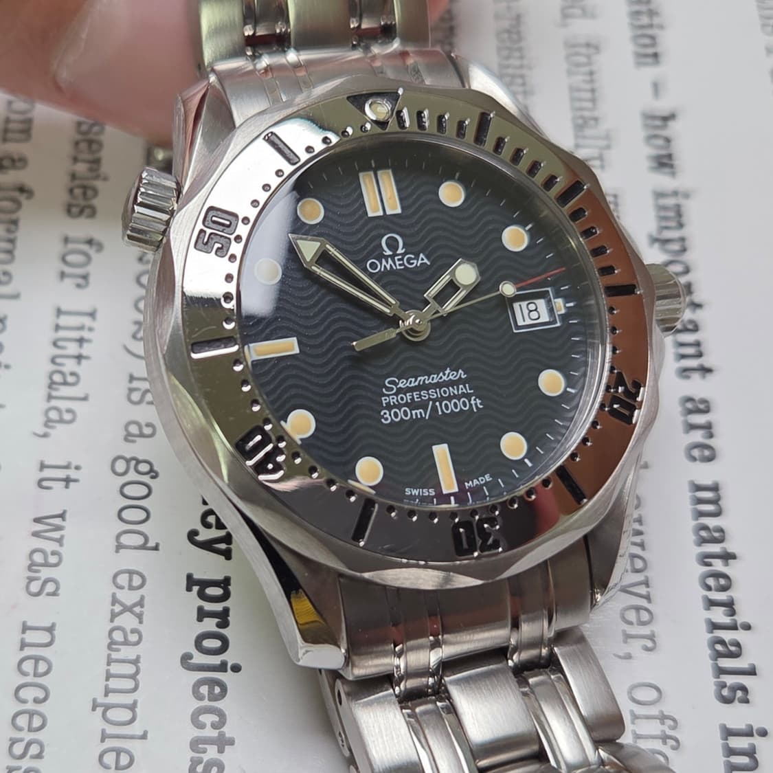 오메가 씨마스터 300m 물결 36mm 쿼츠 브레이슬릿 ver. 상품이미지10