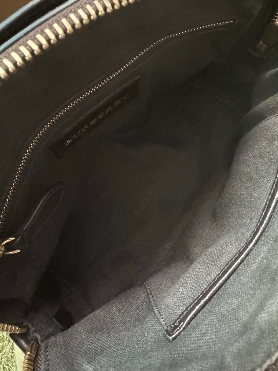 정품 버버리가방 크로그백 상품이미지7