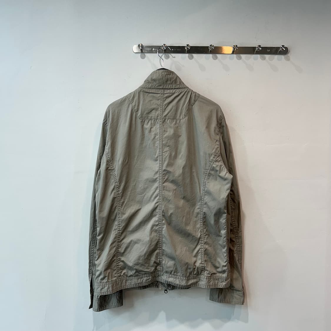 Hideaways 지퍼 디테일 자켓 상품이미지7