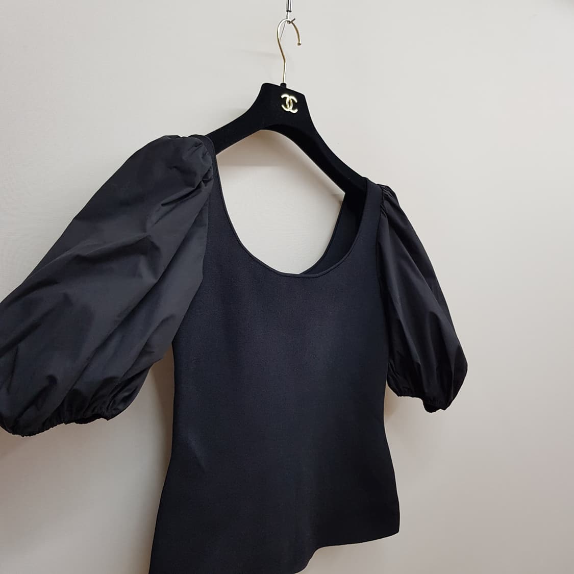 띠어리 Theory 스쿱넥 퍼프 슬리브 니트 탑 M사이즈 상품이미지4