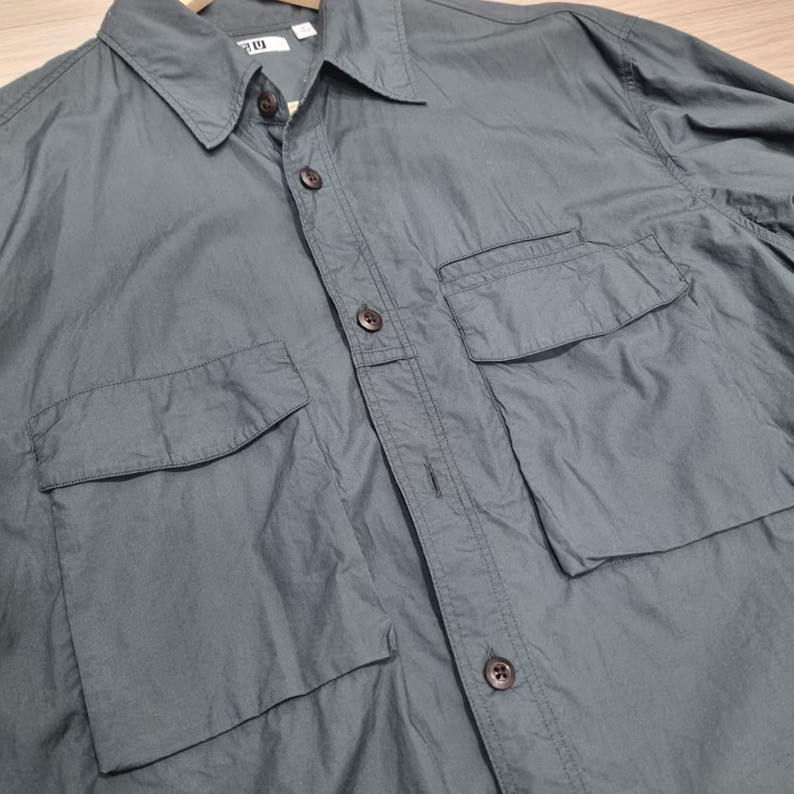 유니클로 U 유틸리티 오버셔츠 M 다크그레이 상품이미지3
