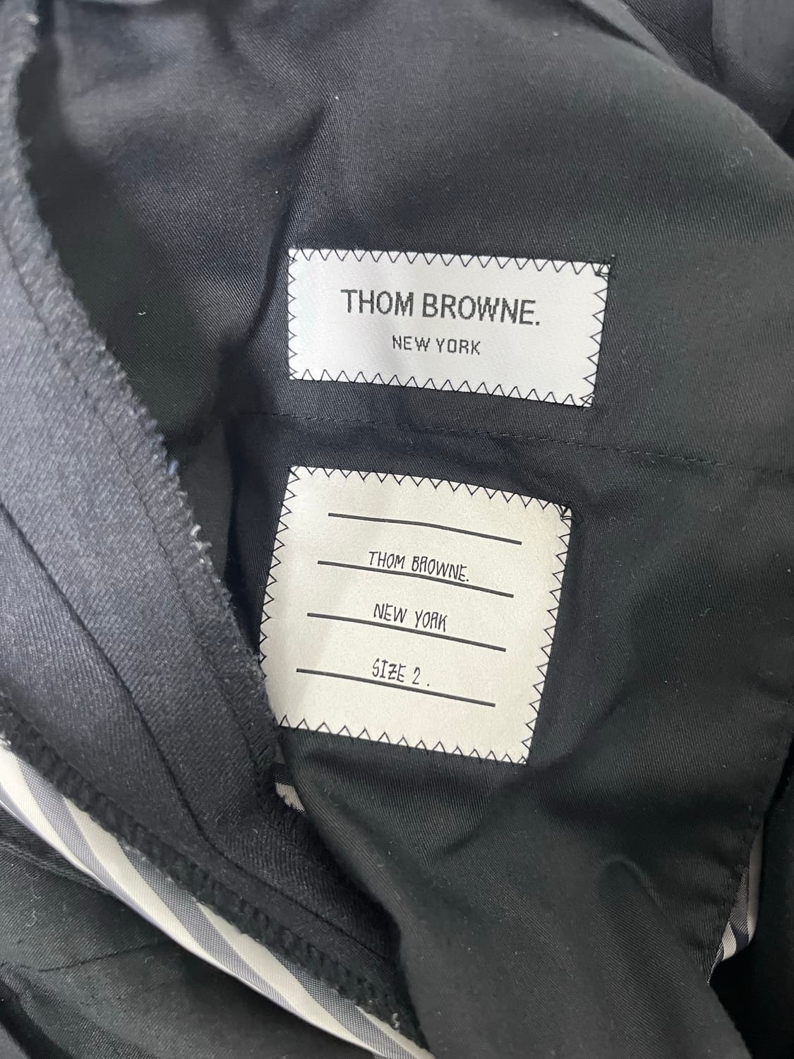 톰브라운 하이암홀 수퍼 120수 울 트윌 수트 MSC159A 00626 상품이미지9