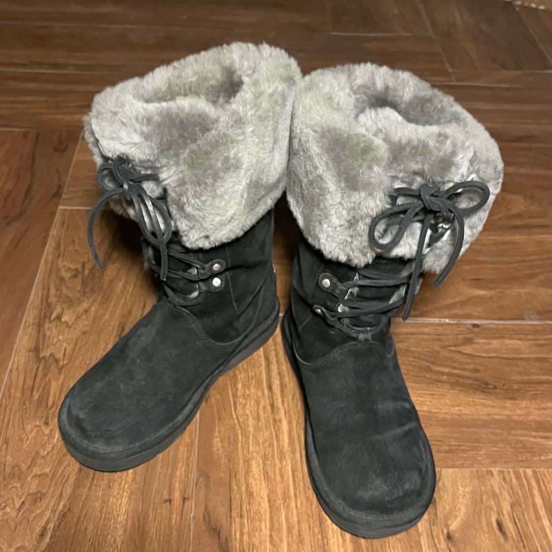 UGG Black Leather Winter Fur Boots 상품이미지1