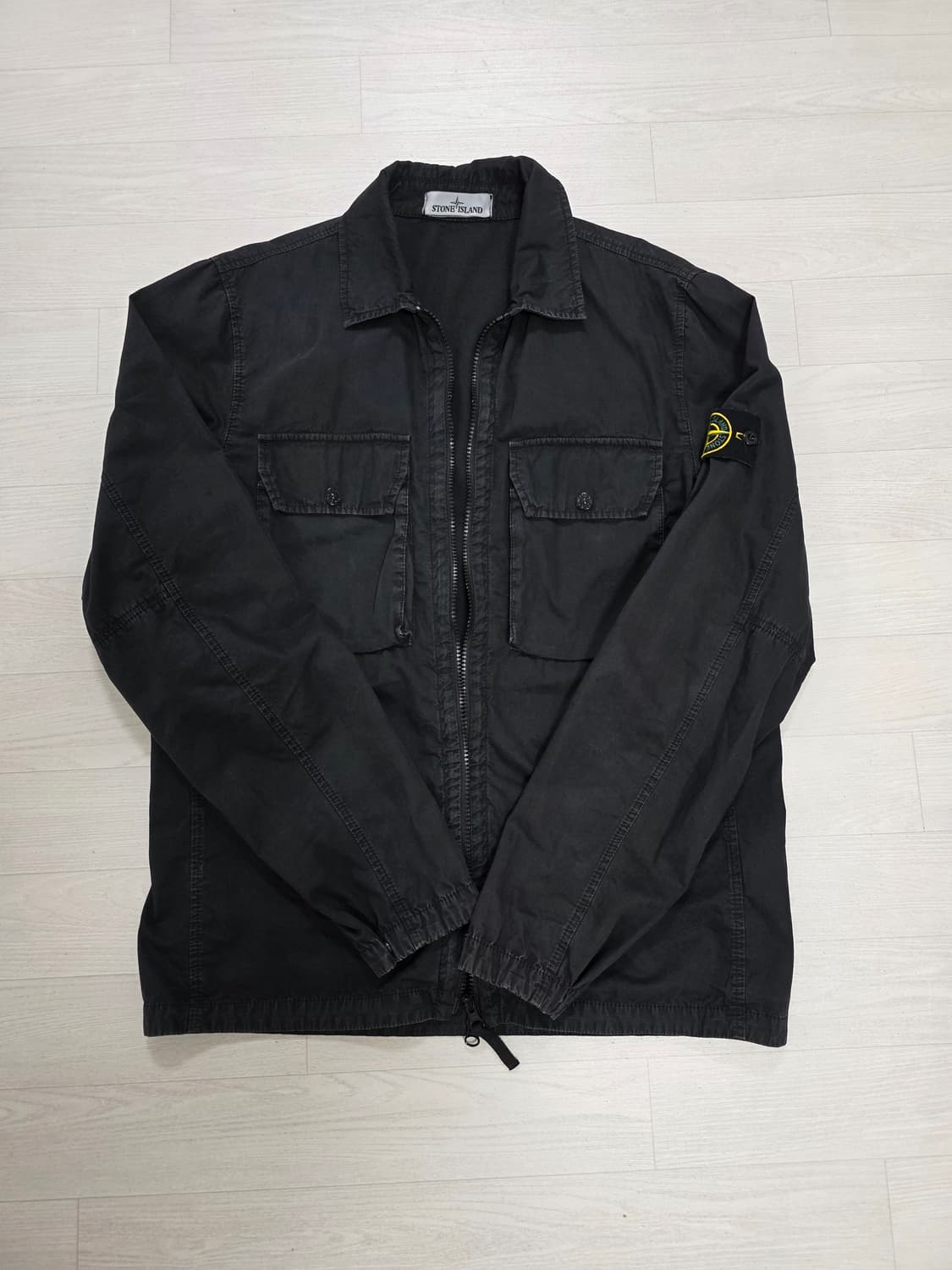 21fw 스톤아일랜드 올드이펙트 오버셔츠 블랙 7515113wn 상품이미지2