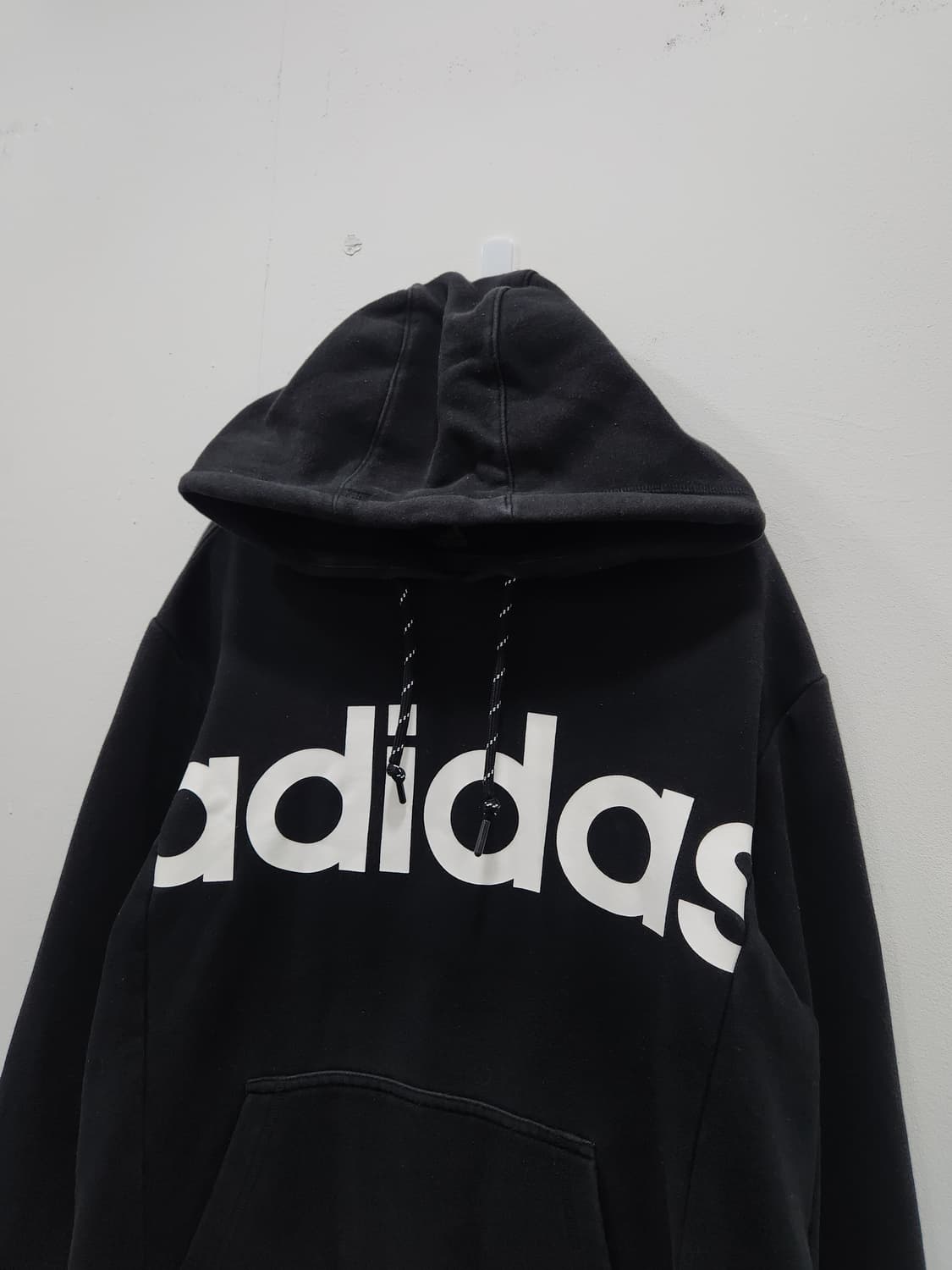 아디다스 블랙 빅로고 후드티 남성 105사이즈 상품이미지2