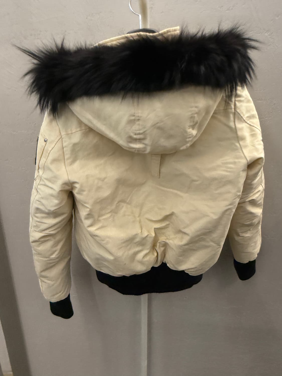 무스너클 정품 여성 봄버 패딩 아이보리 스몰 상품이미지3